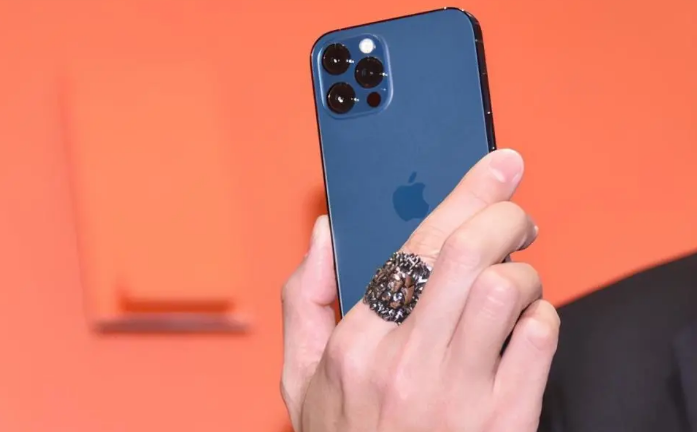 阆中苹果手机维修分享iPhone12系列重启方法教程 