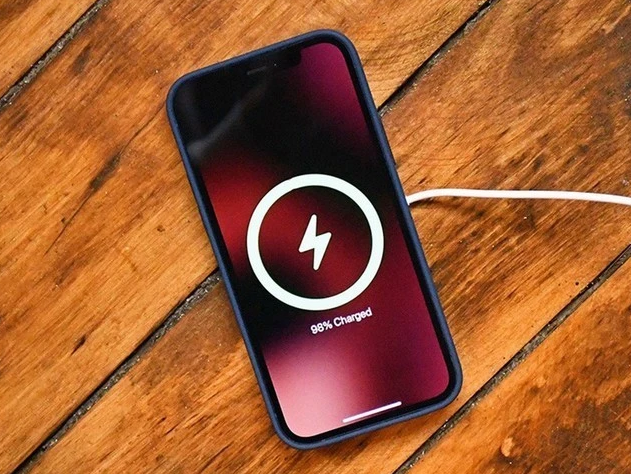 阆中苹果手机维修分享iPhone 12可以随便充电吗 